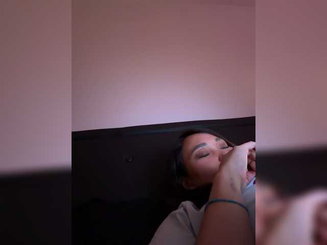 RozyBlack live cam on BongaCams