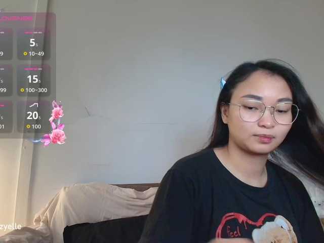 RozyElle live webcam show