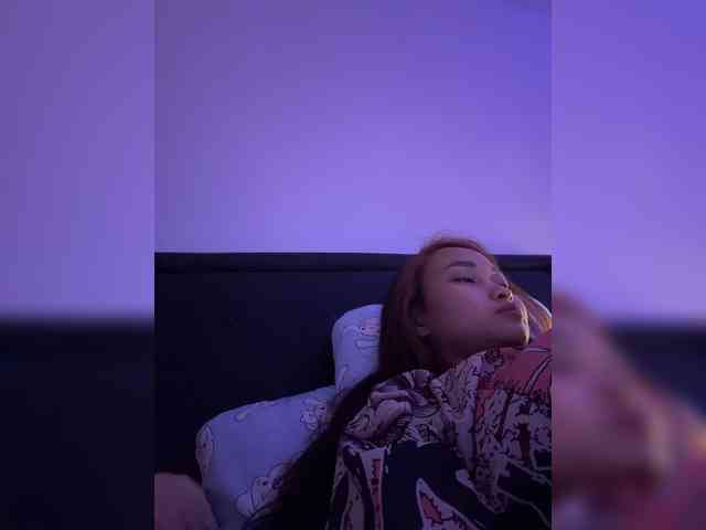 RozyElle webcam