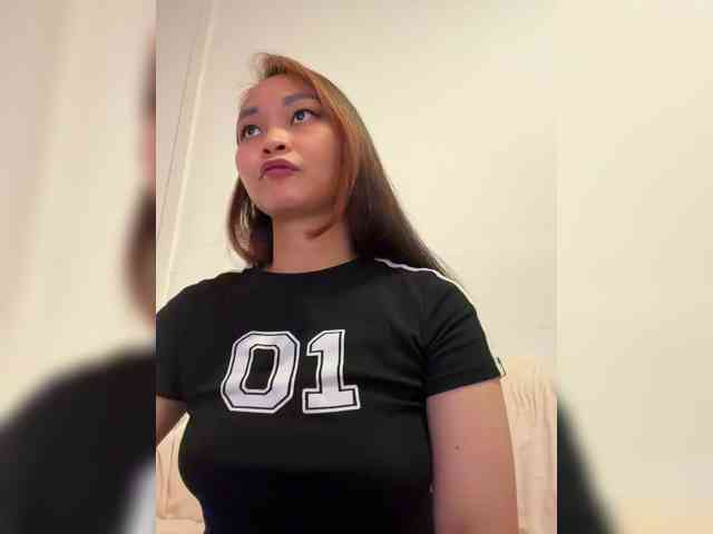 Model: RozyElle