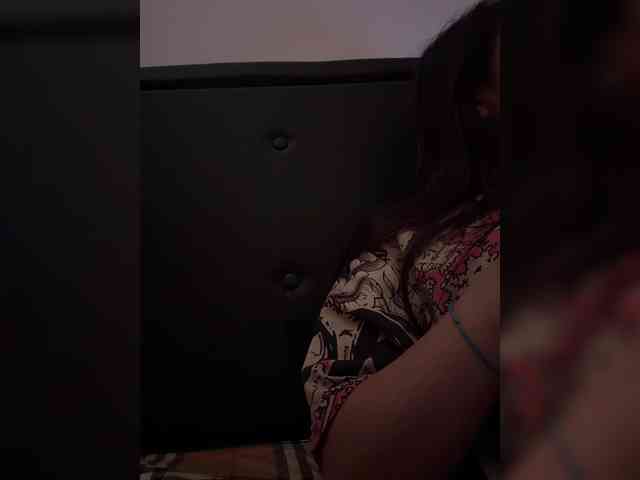 RozyElle webcam