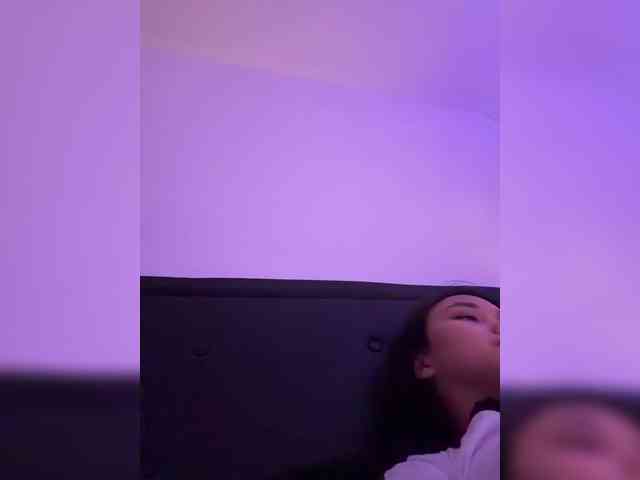RozyElle webcam