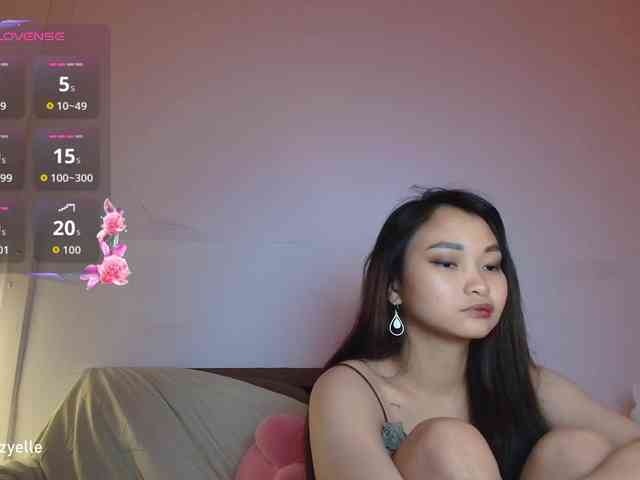 RozyElle webcam