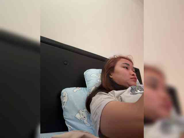 RozyElle webcam