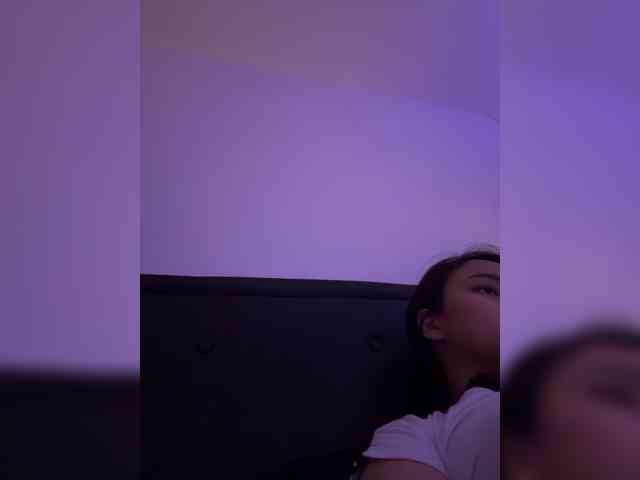 RozyElle webcam