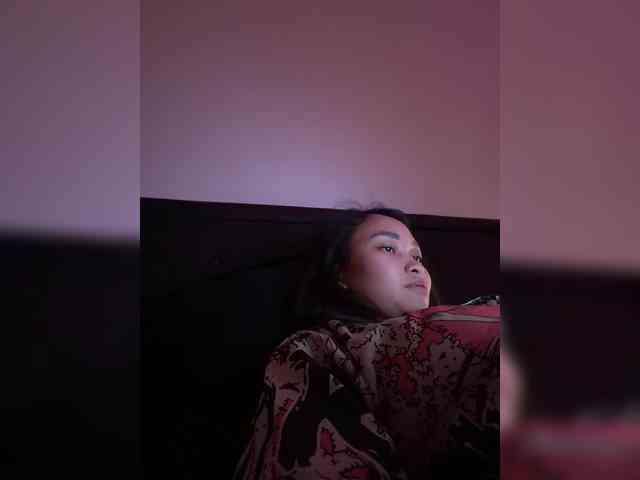 RozyElle webcam