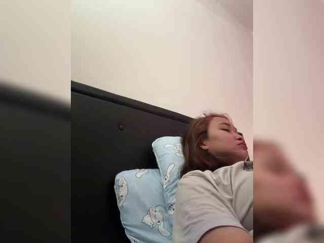 RozyElle webcam