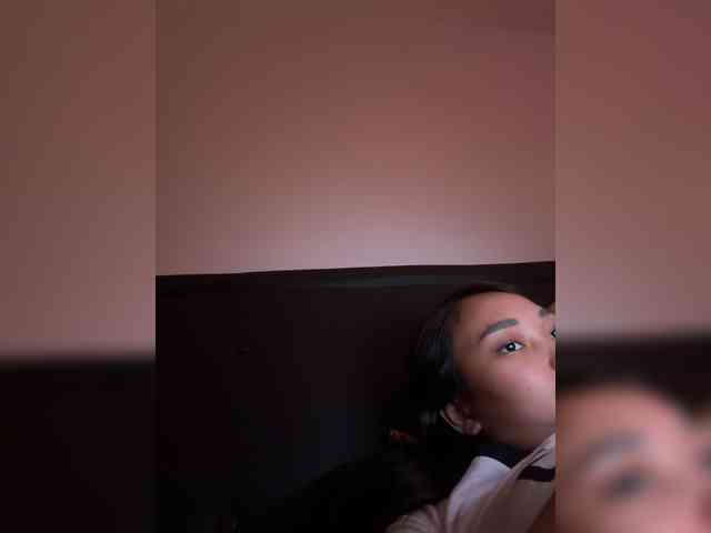 RozyElle webcam