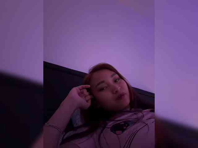 RozyElle webcam