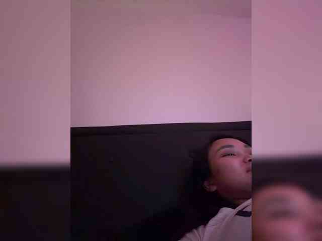 RozyElle webcam