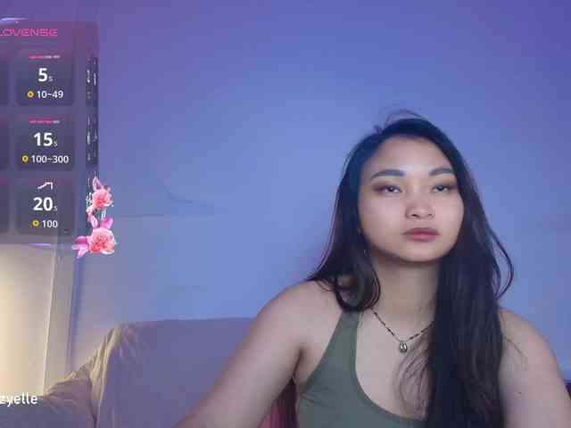 RozyElle webcam
