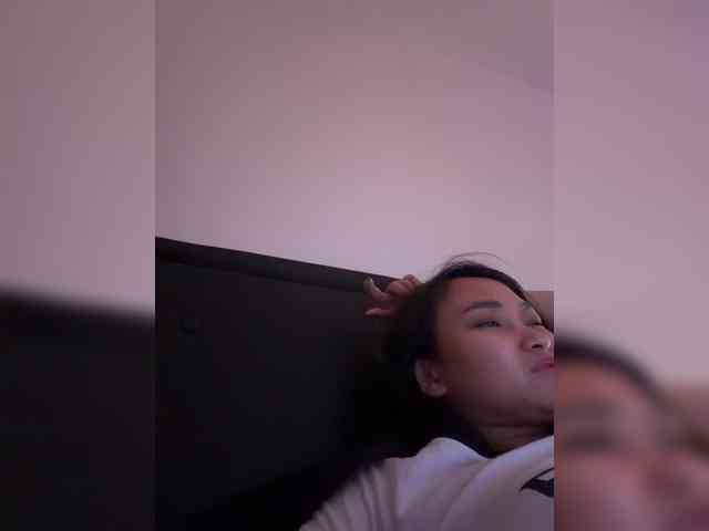 RozyElle webcam