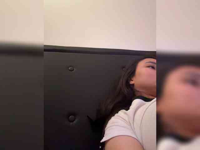 RozyElle webcam