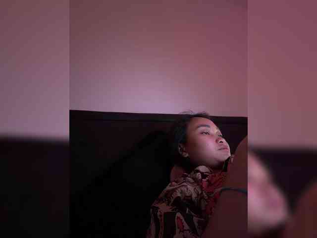RozyElle webcam