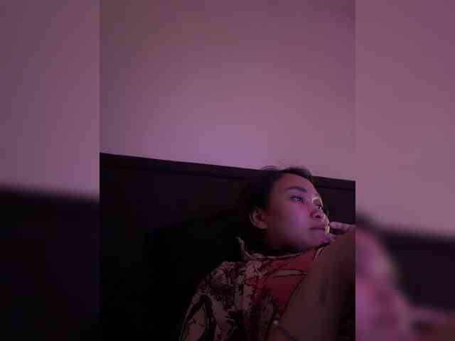 RozyElle webcam