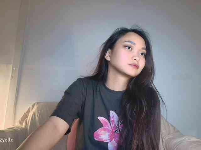 RozyElle webcam