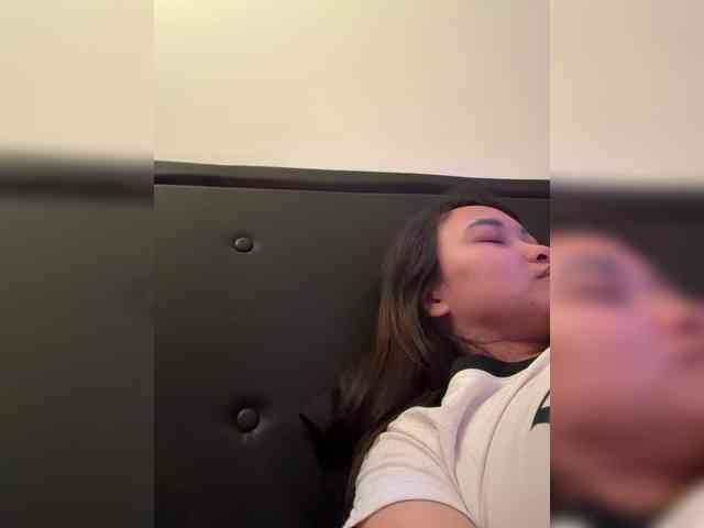 RozyElle webcam