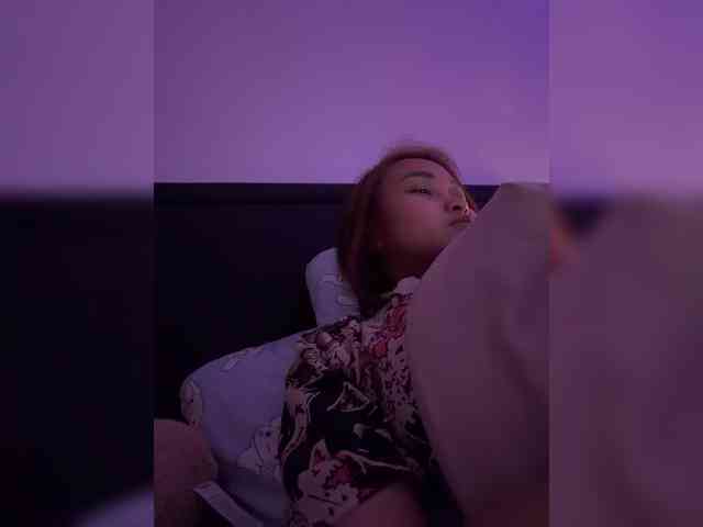 RozyElle webcam