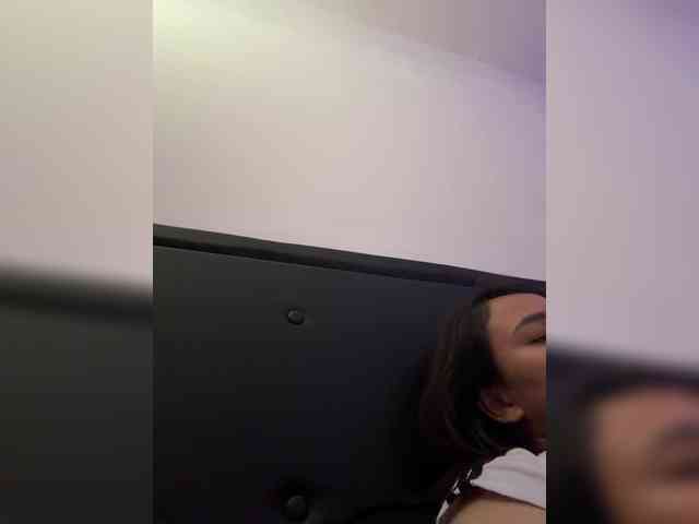 RozyElle webcam