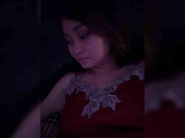 RozyElle webcam