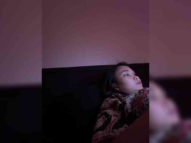 RozyElle webcam