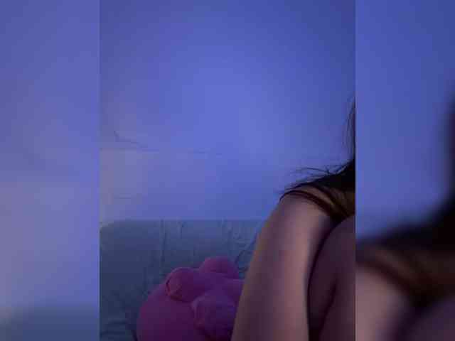 RozyElle webcam