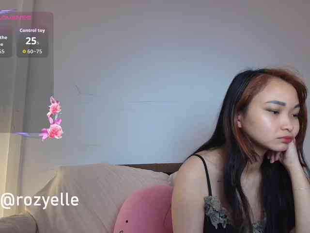 RozyElle webcam