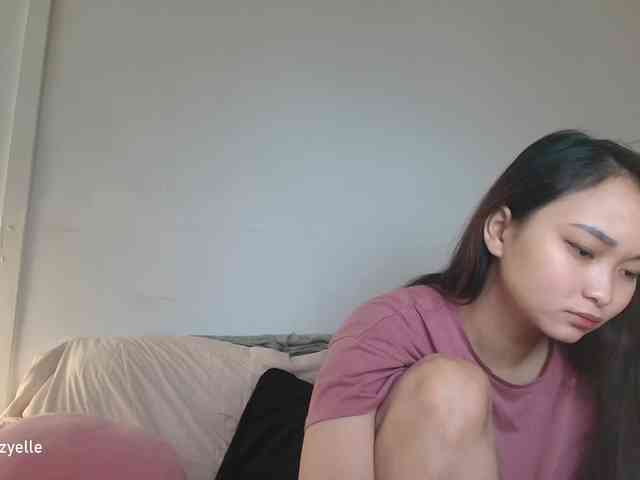 RozyElle webcam