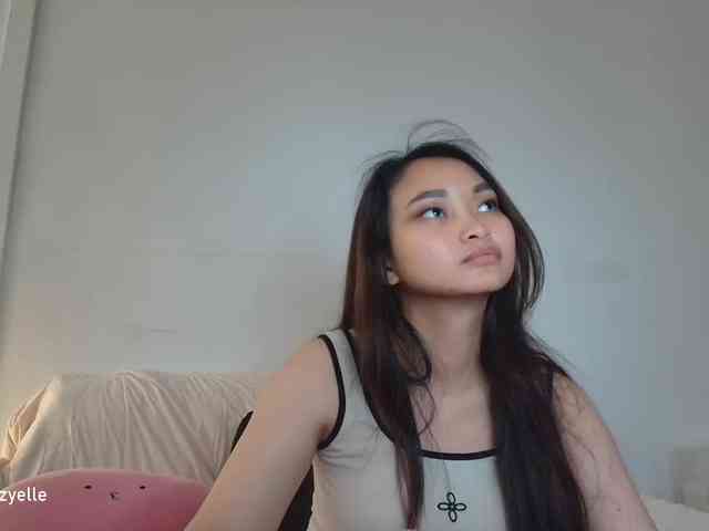 RozyElle webcam