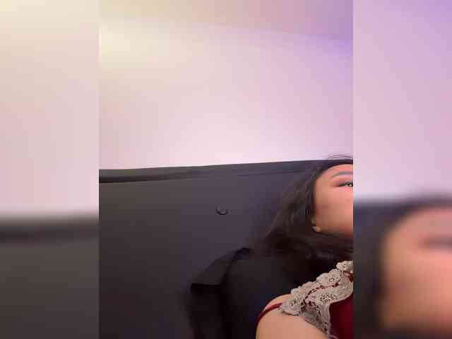 RozyElle webcam