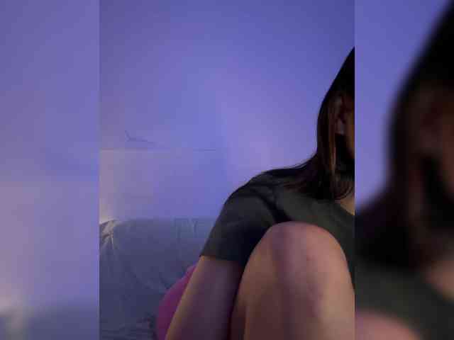 RozyElle webcam