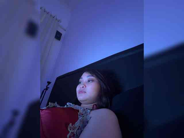 RozyElle webcam