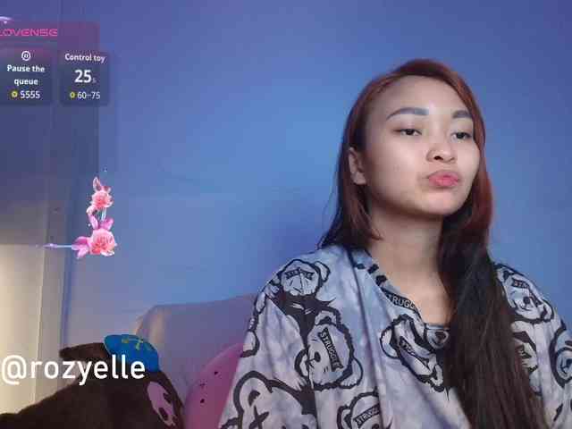 RozyElle webcam