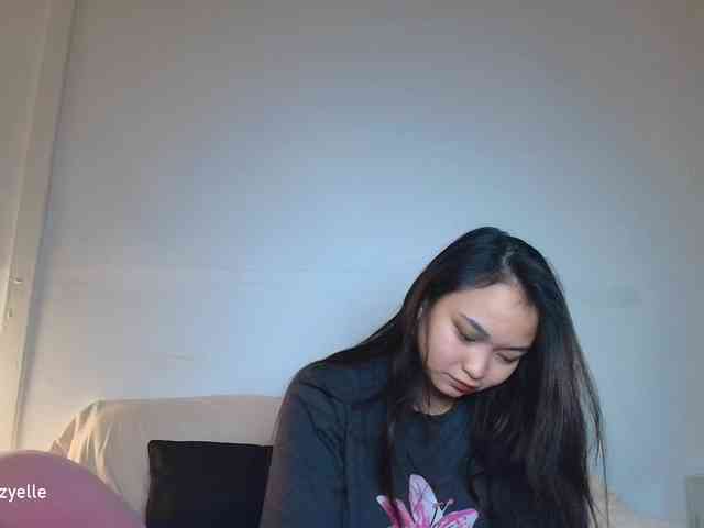 RozyElle webcam