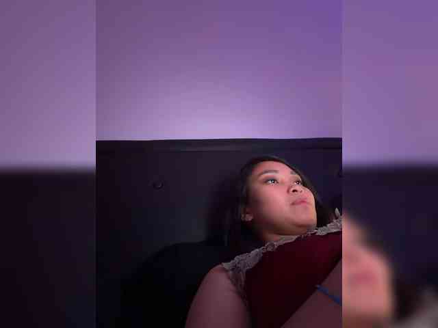 RozyElle webcam