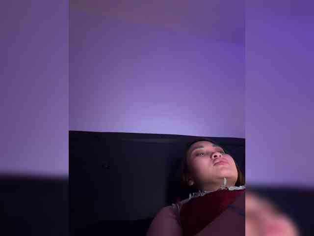 RozyElle webcam