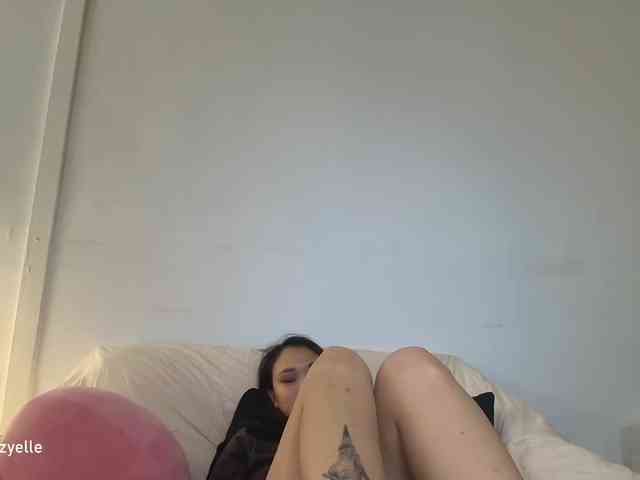RozyElle webcam