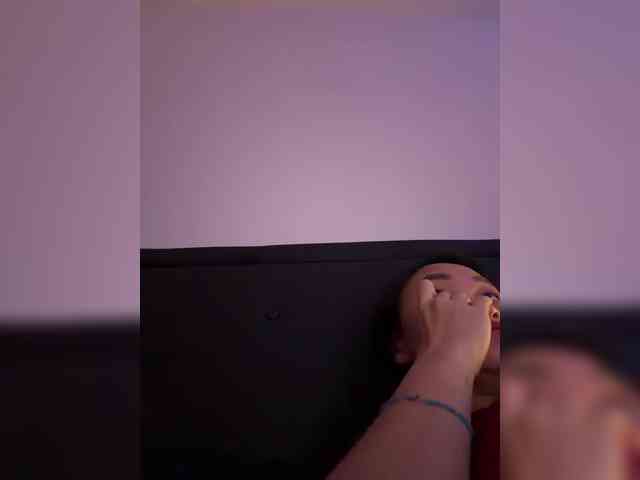 RozyElle webcam