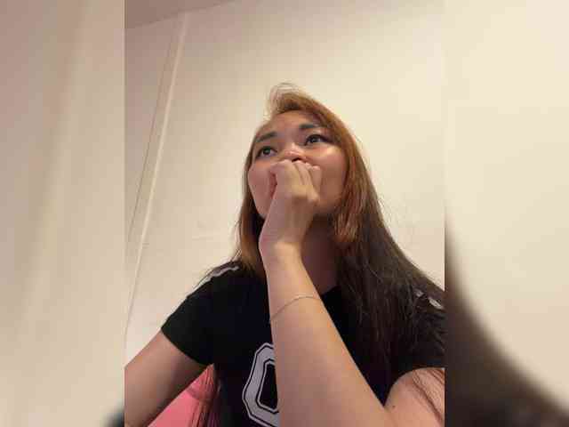 RozyElle webcam