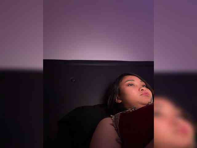 RozyElle webcam