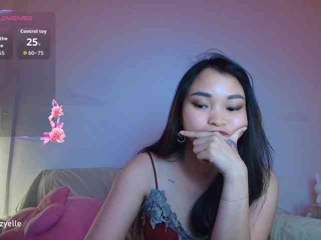 RozyElle webcam