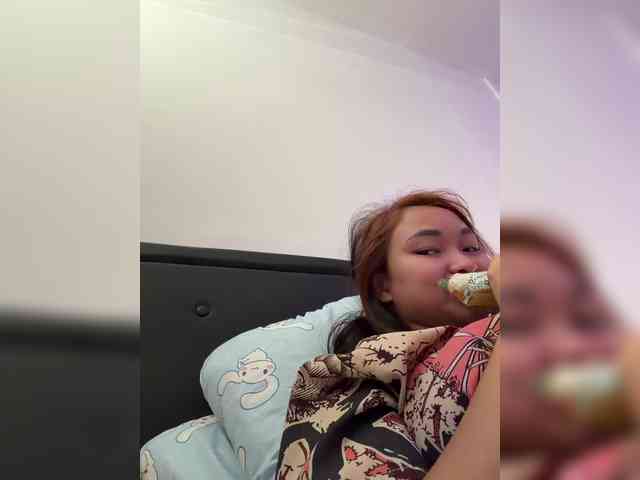 RozyElle webcam