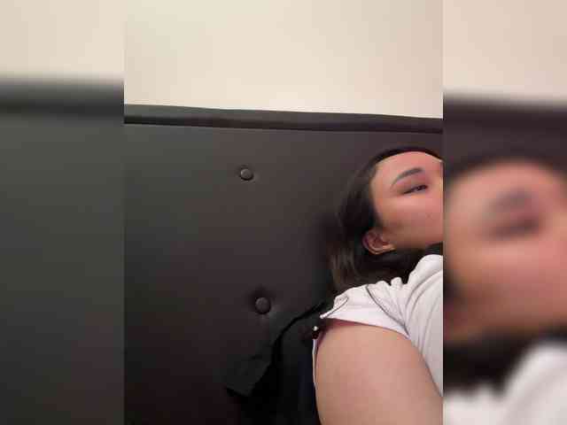 RozyElle webcam