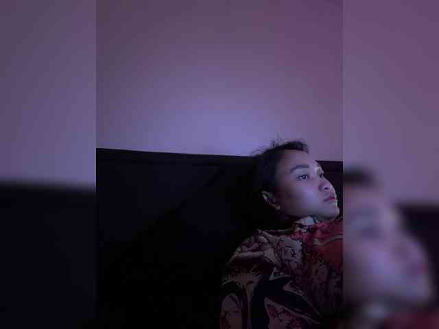 RozyElle webcam