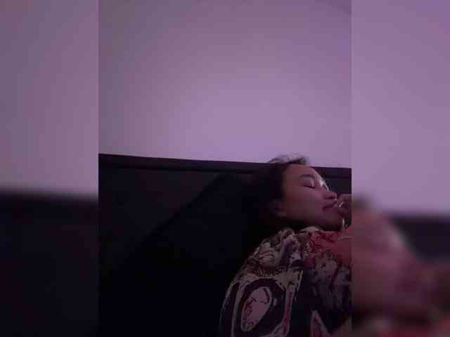 RozyElle webcam