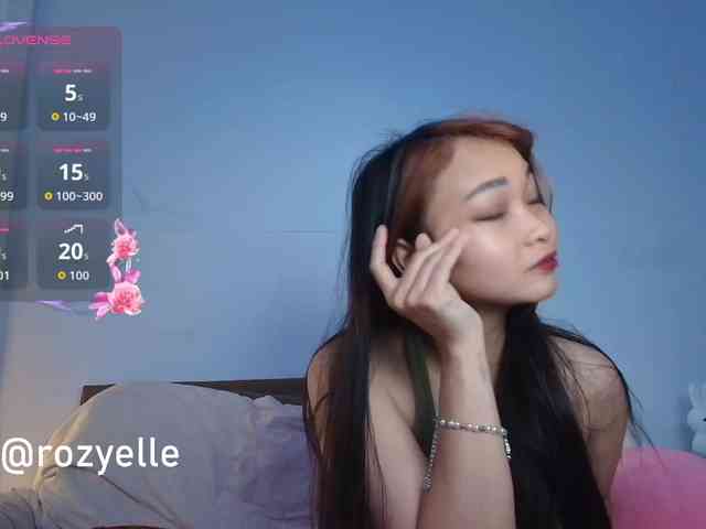 RozyElle webcam