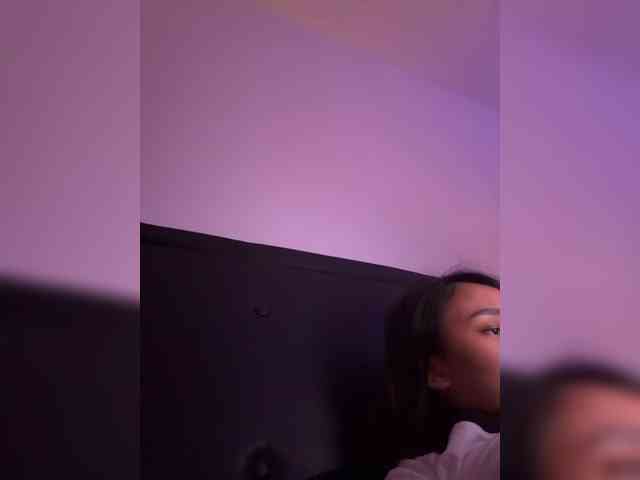 RozyElle webcam