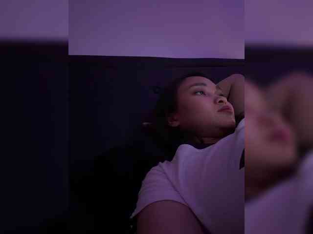 RozyElle webcam