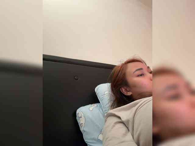 RozyElle webcam