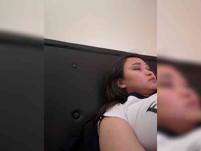 RozyElle webcam